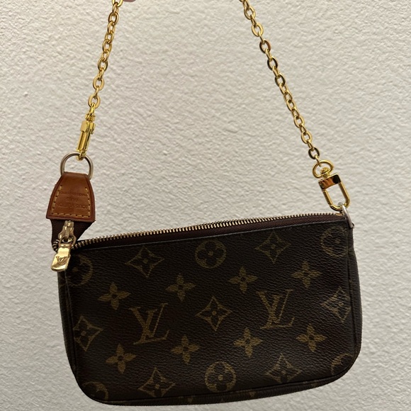 SOLD Louis Vuitton Monogram Mini Pochette Accessories - Picture 2 of 8